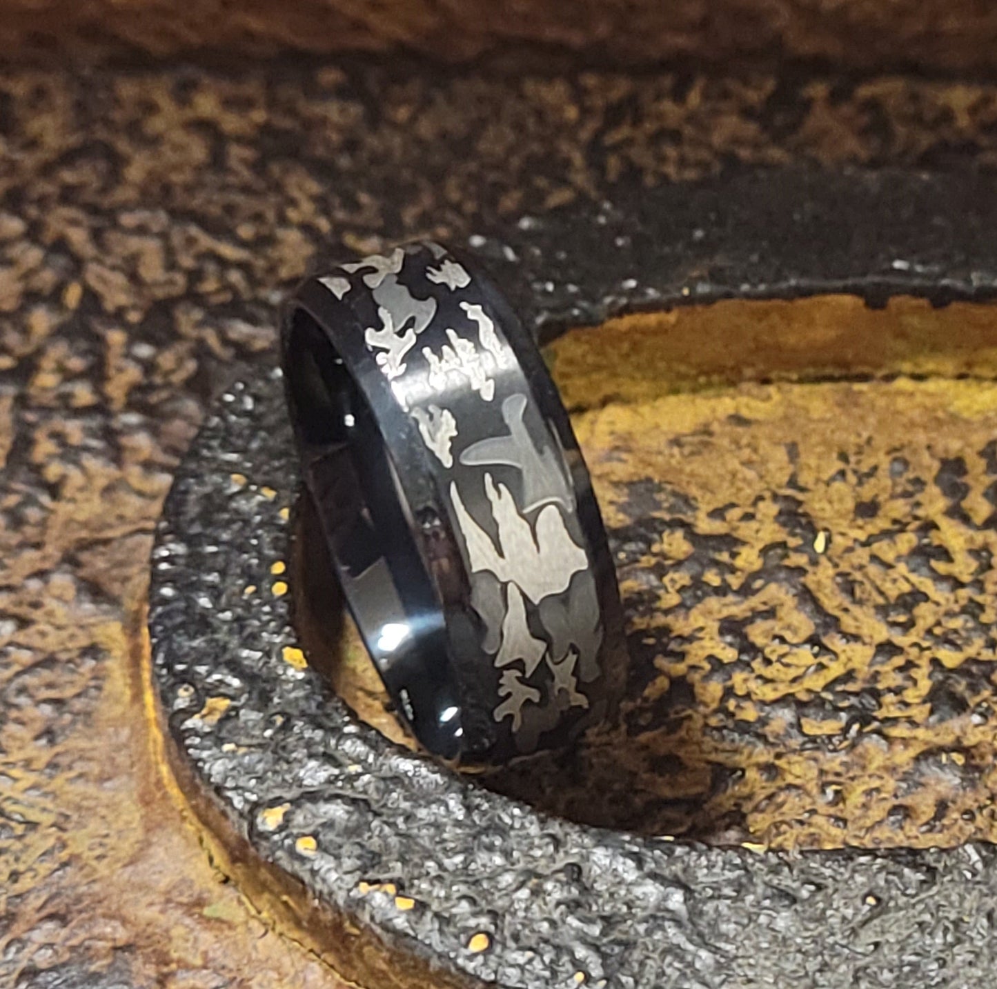 ThinkEngraved wedding Band Personalized Men's Camo Wedding Ring - Engraved Handwriting Camouflage Ring