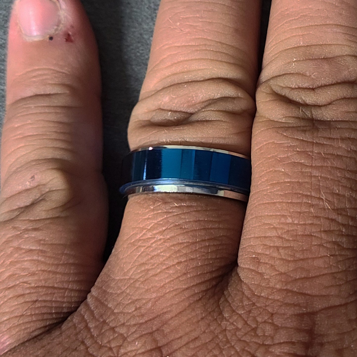 ThinkEngraved wedding Band Personalized Men's Wedding Band - Silver and Blue Fidget Spinner Ring