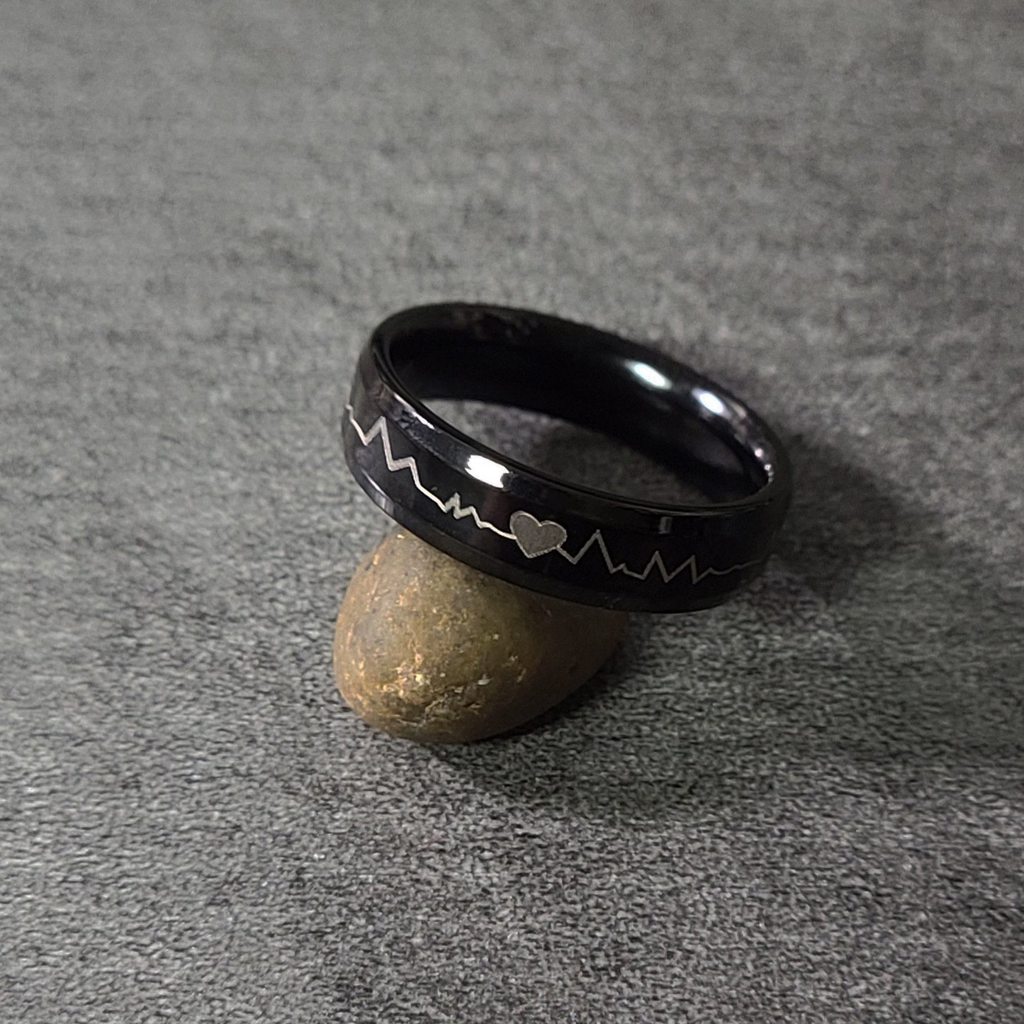 ThinkEngraved wedding Band Women's Wedding or Promise Ring - Beveled, Black Heartbeat, Stainless Steel