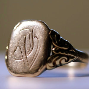 What Is A Signet Ring – And How Can You Style One?