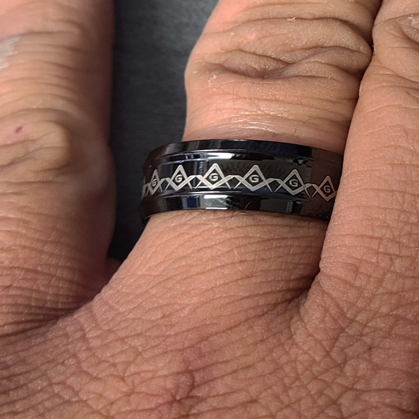 ThinkEngraved Mason Ring Personalized Black Grooved Masonic Compass Ring Engraved Free Mason