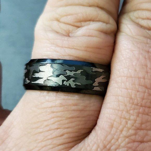 ThinkEngraved wedding Band Personalized Men's Camo Wedding Ring - Engraved Handwriting Camouflage Ring